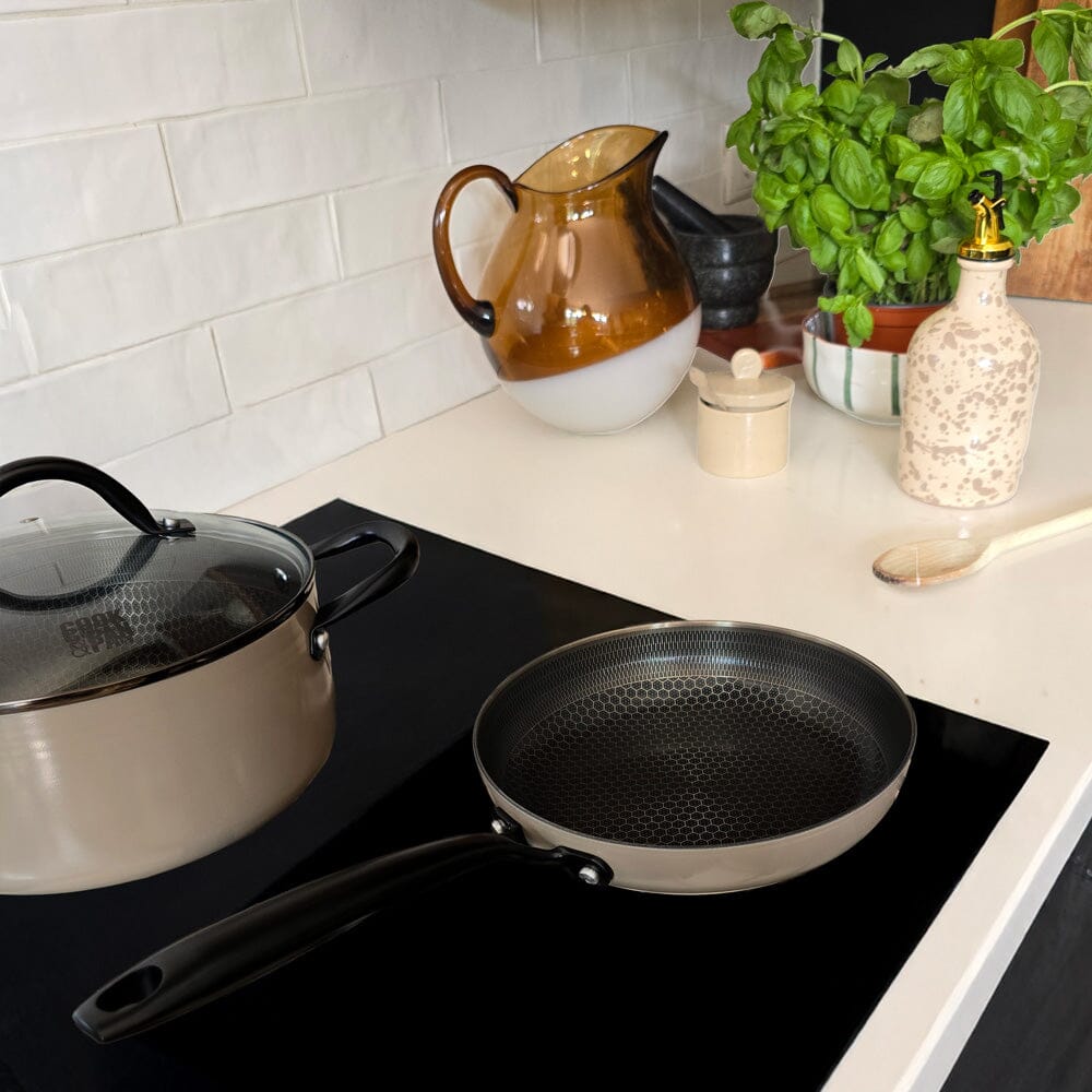 Cook & Pan - Honey Taupe of Mind Kookpot 20 cm met glazen deksel Cook & Pan 