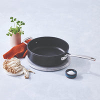 Le Creuset - Hapjespan met extra handvat 26 cm Hapjespan Le Creuset 