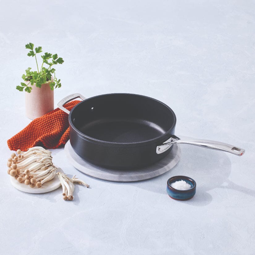 Le Creuset - Hapjespan met extra handvat 28 cm Hapjespan Le Creuset 