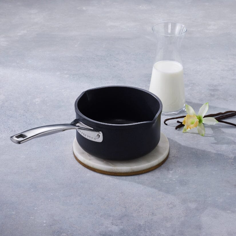 Le Creuset - Steelpan met schenktuitjes 16 cm Steelpan Le Creuset 