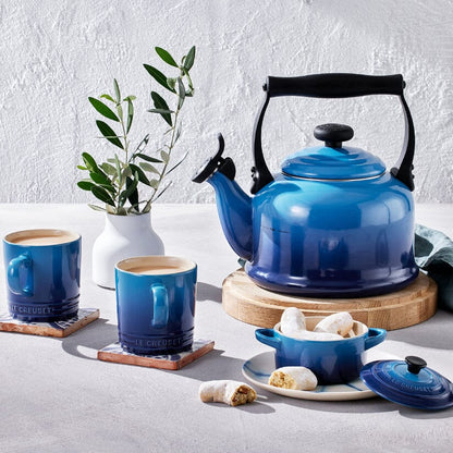 Bouilloire sifflante Le Creuset - Tradition Azure 2,1 l 