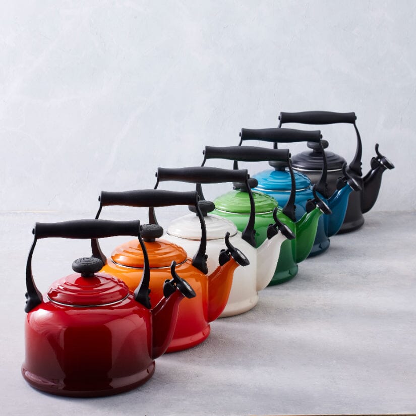 Le Creuset - Tradition Fluitketel Kersenrood 2,1l Fluitketel Le Creuset 